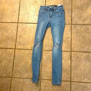 holister ripped jeans